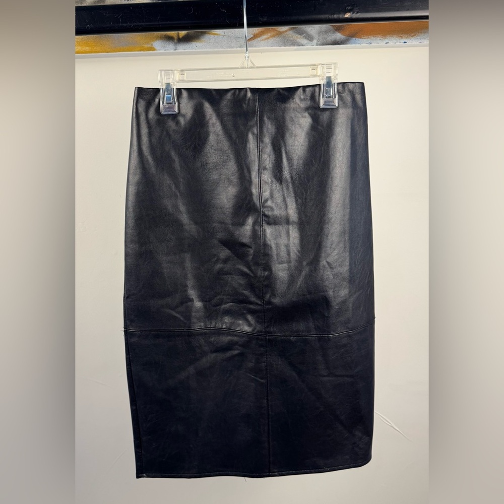 Lulus Black Faux Leather Pencil Skirt – Size S